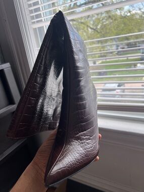Croc-Embossed Pointed Toe Heel in Deep Brown